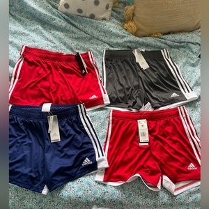 COPY - Lot of 4 pairs of women’s medium adidas shorts